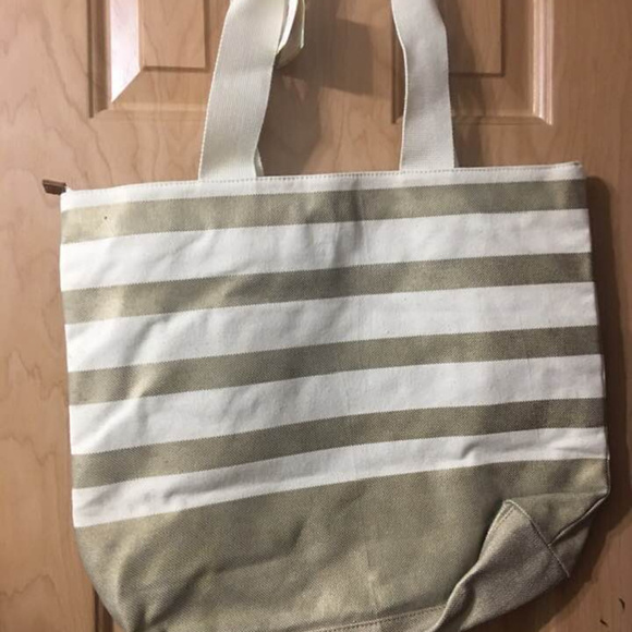 Bath and Body Works VIP Tote - Picture 2 of 7
